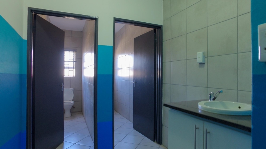 Commercial Property for Sale in Oos Einde North West